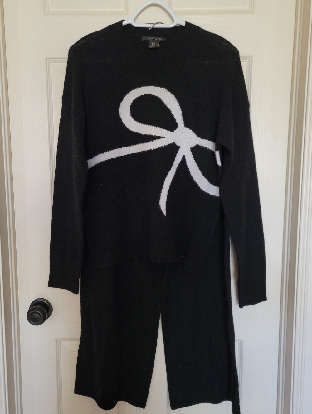 Tahari Cashmere Black Sweater and Pants Set White Bow Accent - Women Size Small